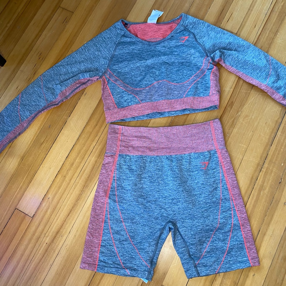 Gymshark Hyper Amplify Athletic Set Long Sleeve Crop Top  and shorts. XL